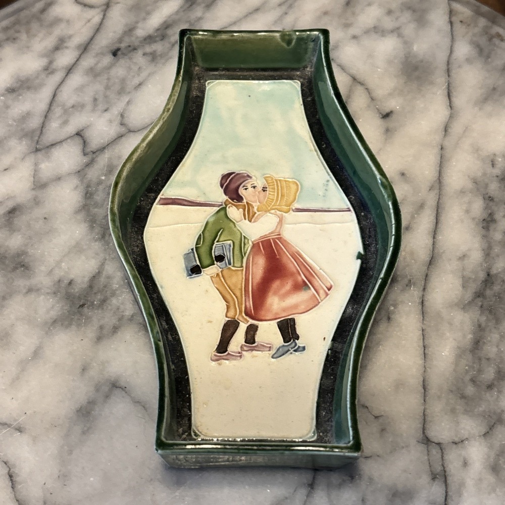 VTG 1934‎ 30s MCM Handmade German Kissing Couple Green Ceramic Trinket Ring Dish